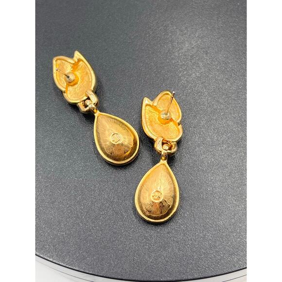 Swarovski Signed Gold Tone Leaf
Crystals Drop Dangles Signed Clip On Earrings - Picture 8 of 8